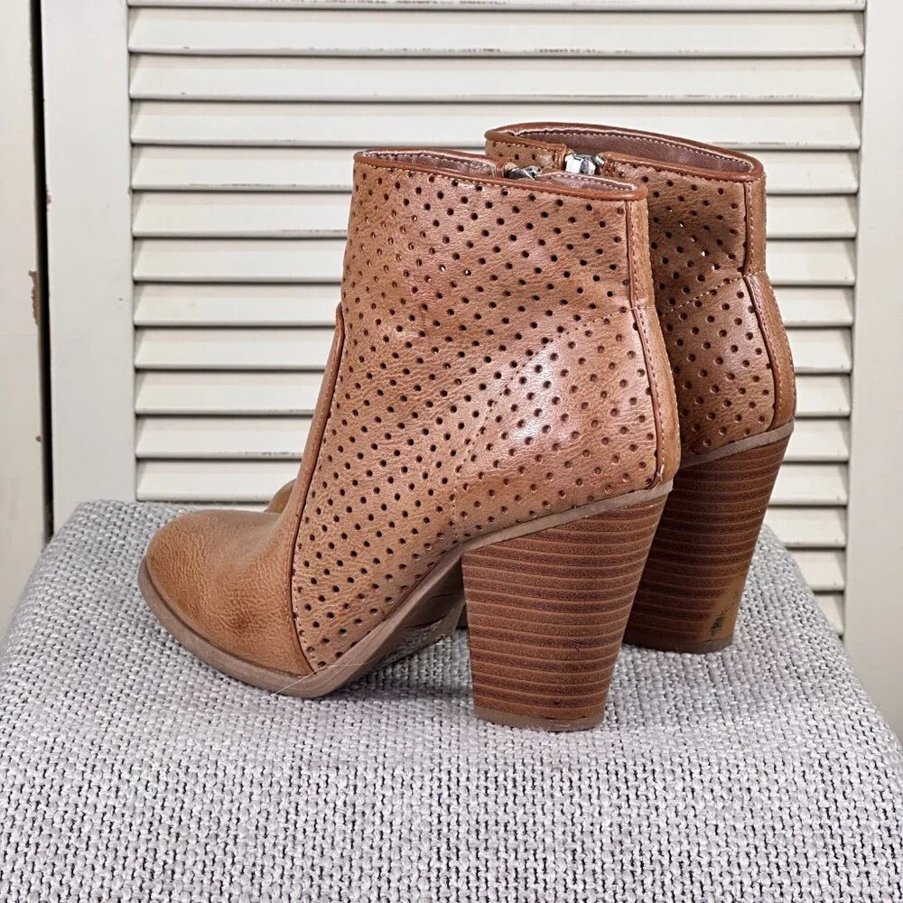 Charming Charlie Tan Brown Vegan Leather Perforated Ankle Boots‎ Botties Size 6